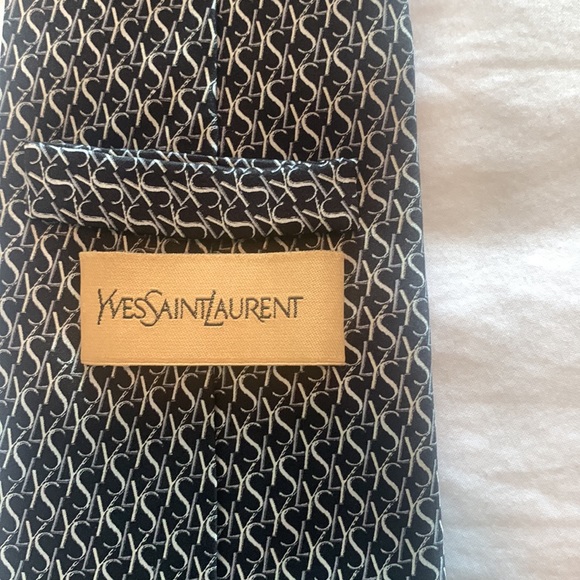 Yves Saint Laurent Mens tie - Picture 3 of 4